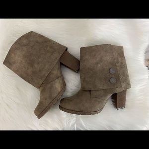 Gorgeous Mukluks Boots